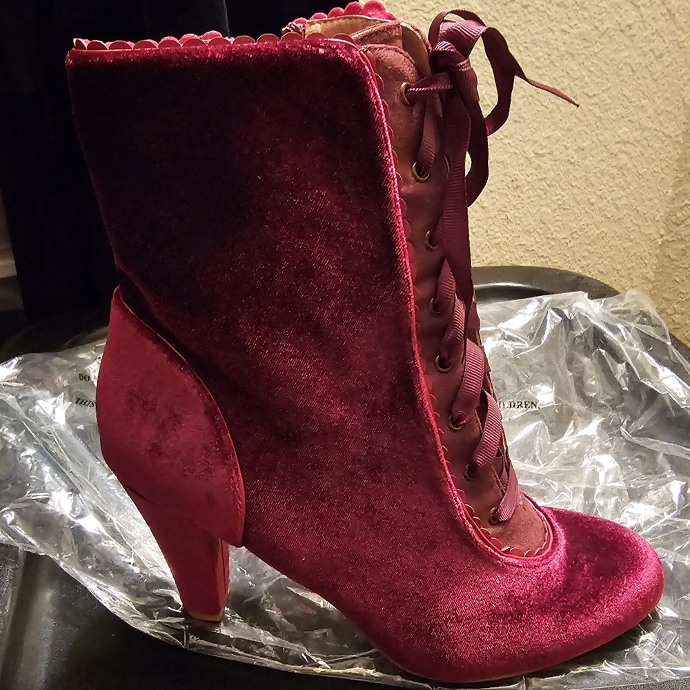 Velvet boots
